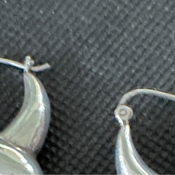 Vintage Modern Twisted Sterling Silver Earrings Elongated Hoop Pierced - Picture 5 of 6